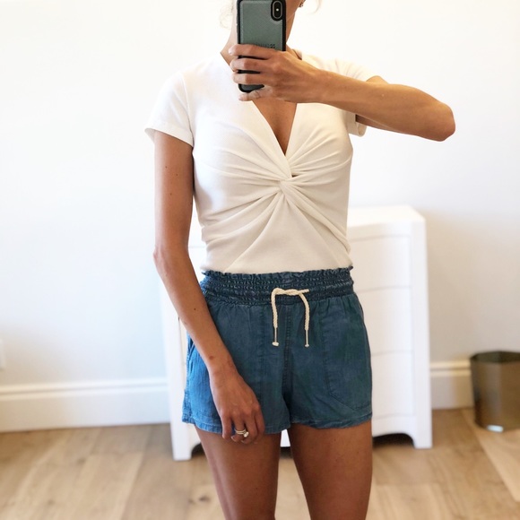 ALYS BEACH White Ribbed Short Sleeve Twist Shirt - Picture 8 of 9